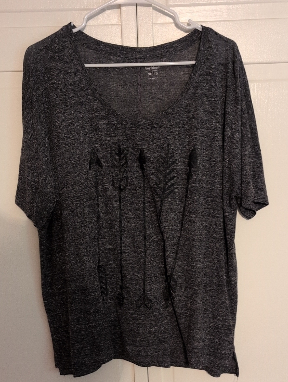 Old Navy Lightweight Sheer Boyfriend T Size XL Arrow Print